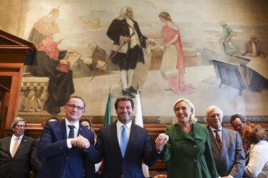 eu03.jpg
