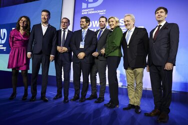 eu04.jpg eu04.jpg