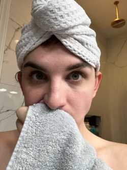 GAMXbI6WgAAhl3E.png