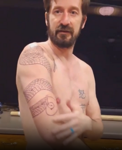 it_puts_the_balldo.png