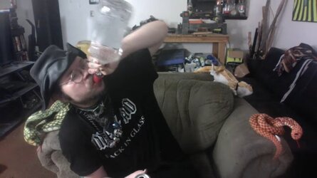 GD8GyRNXAAARQ6W.jpeg