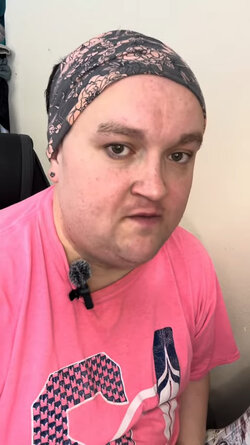 VS--YouTube-grwmmakeuptranswomanmakeuptutorialslgbtq-0’01”.jpg
