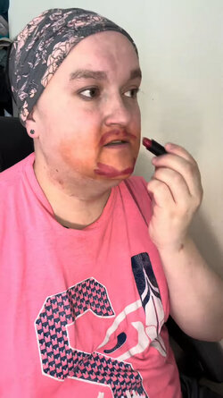 VS--YouTube-grwmmakeuptranswomanmakeuptutorialslgbtq-0’32”.jpg