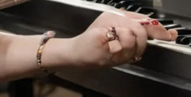 hands 2.png