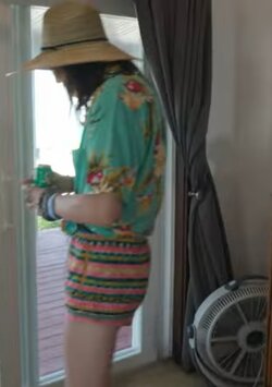 Christysoneunuchposture.jpg