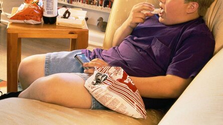 young-boy-junk-food-tv1-gty-mem-180419_hpMain_16x9_992.jpg