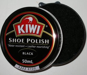 640px-Open_black_Kiwi.jpg