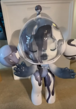 uggoplastic.png