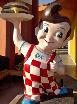 burbank_california_bobs_big_boy_215338[1].jpg