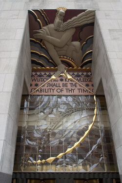 Rockefeller_Center_entrance_(4674369705).jpg
