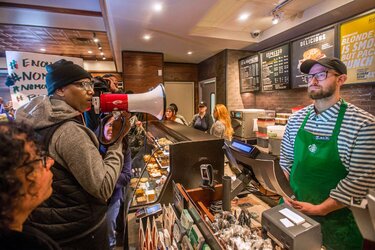 starbucks-protest-ap-hb-180502_hpMain.jpg