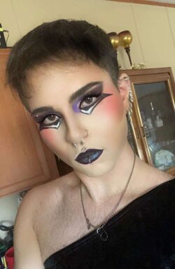 Azzy1.jpg