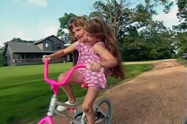 conjoined-twin-abby-brittany-sec.jpg conjoined-twin-abby-brittany-sec.jpg