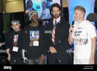 group-shot-of-the-top-gamers-in-the-world-at-the-e-for-all-gamer-expo-CD4F8J.jpg