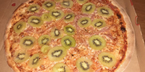 kiwi hotdog pizza.png