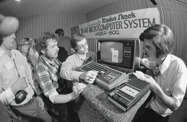 introducing-the-radio-shack-trs-80-micro-computer-system-v0-49hxu9qebkla1.jpg