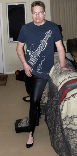 found-the-real-uncropped-version-now-this-is-goth-v0-p8sytc64tnob1.png