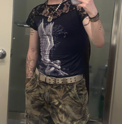GIg1fiybgAAar_P.png