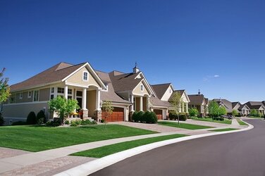hoa-neighborhood-homes-1918799337.jpg