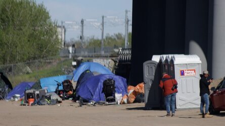 den01.jpg den01.jpg