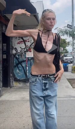 alex-consani.jpg