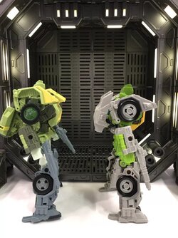 Transformers-Studio-Series-86-Leader-Class-Springer-11.jpg