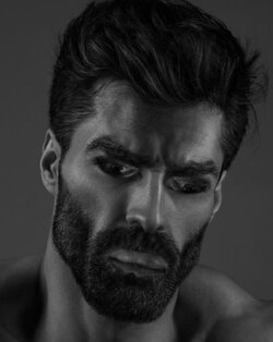 No eyecontact.jpg