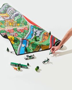 playmat-1.5f47f017-opt-2048.jpg