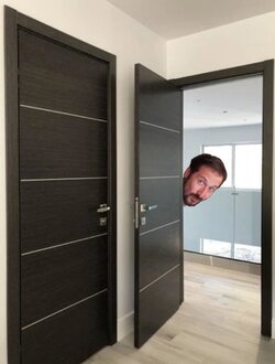 GOsn1jJbcAQHFye.jpg