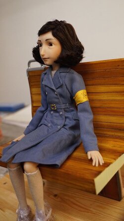 anne-frank-film-07-658f8b59b1b34e8395ee279c75cba6ae.jpg