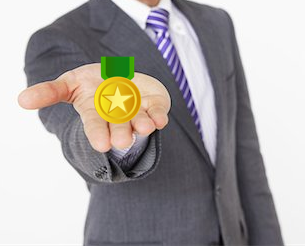 hand_with_medal.png