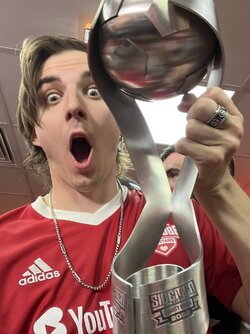 FdburA3X0AAOo_3.jpg