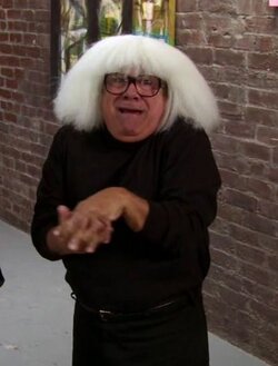 6018db263ec941425dee5aa4fb8f4389--rum-ham-frank-reynolds[1].jpg