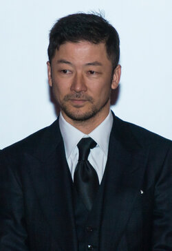 Tadanobu_Asano-BIFF14-01.jpg