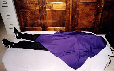 rs-heavens-gate-cult-suicide-v1-d83f062d-4dd7-4512-b18d-8193f78063b4.jpg