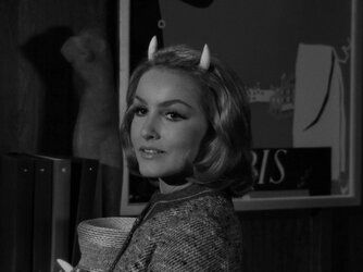 cap_The Twilight Zone (1959) - S04E14 - Of Late I Think of Cliffordville (1080p BluRay x265 Im...jpg