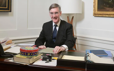 ReesMoggDesk.png