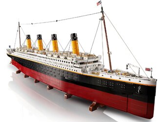lego-10294-titanic.jpg