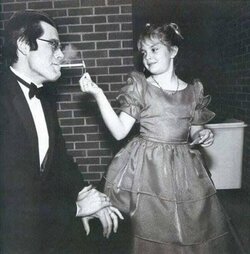 10-Stephen-King-and-Drew-Barrymore-2180781446.jpg