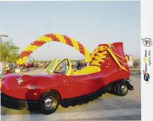 Red_Shoe_Car.jpg