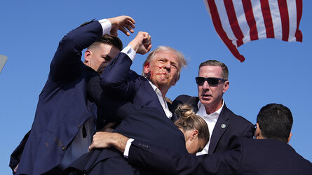 15057100_071324-wpvi-trump-campaign-incident-fist-pump-AP-photo-img.jpg