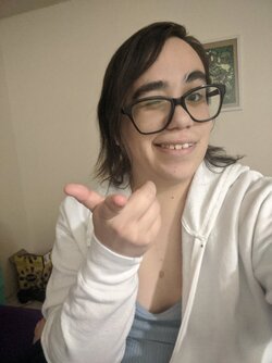 EZj0D0FUwAAQm7G.jpeg