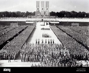 nuremburg-rally-of-nazi-members-this-rally-is-typical-of-the-large-DYEBHD.jpg