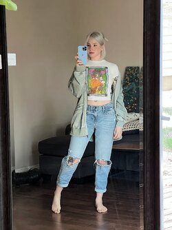 Anisa-Jomha-Feet-7204872.jpg