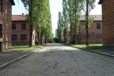 a2.jpg a2.jpg