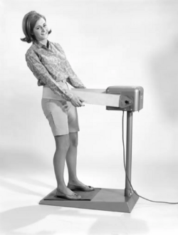 I Worked Out On A 1950s Fat Jiggling Machine And Here's What Happened.png
