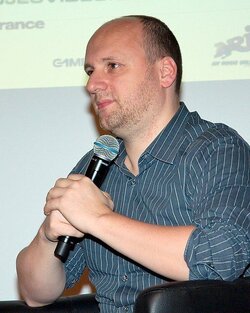 512px-David_Cage_20080927_Festival_du_jeu_video_05_(cropped).jpg