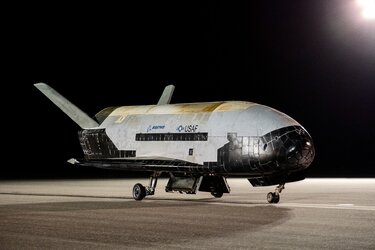 X-37B_concludes_sixth_mission_(221111-F-XX000-0002).jpg
