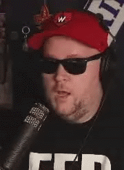 paranoid-gunt.gif