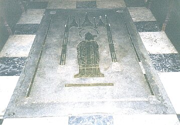 BishopBellTomb-lge.jpg